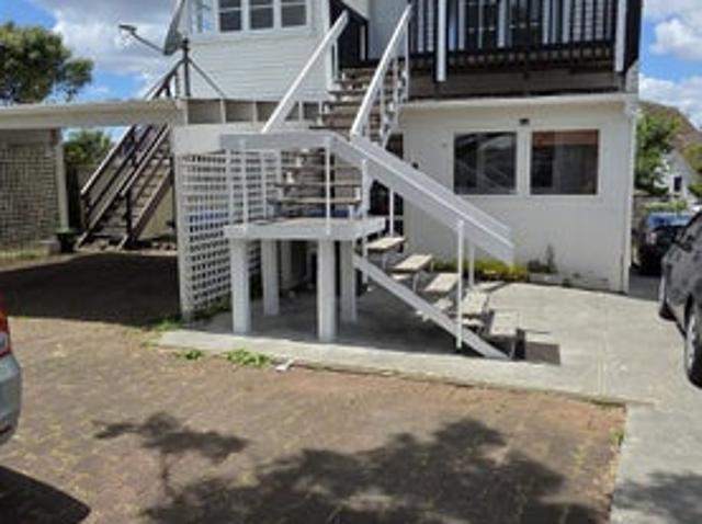 Apartment for rent in Hillsborough