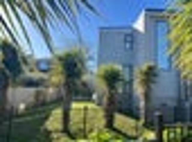 Townhouse for rent in Hillsborough, Oroua County