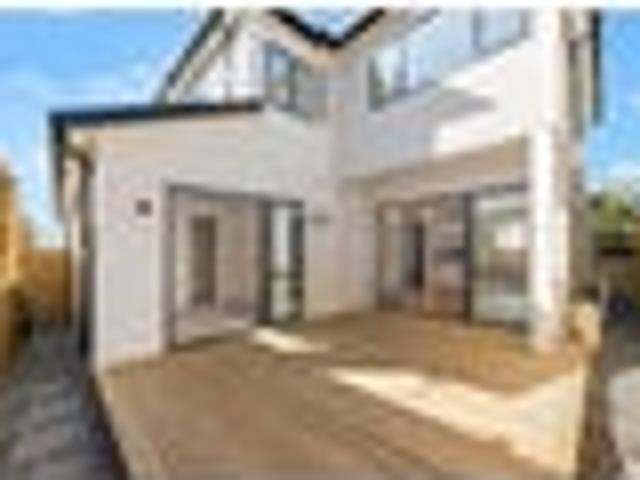 Townhouse for rent in Mount Roskill, Oroua County