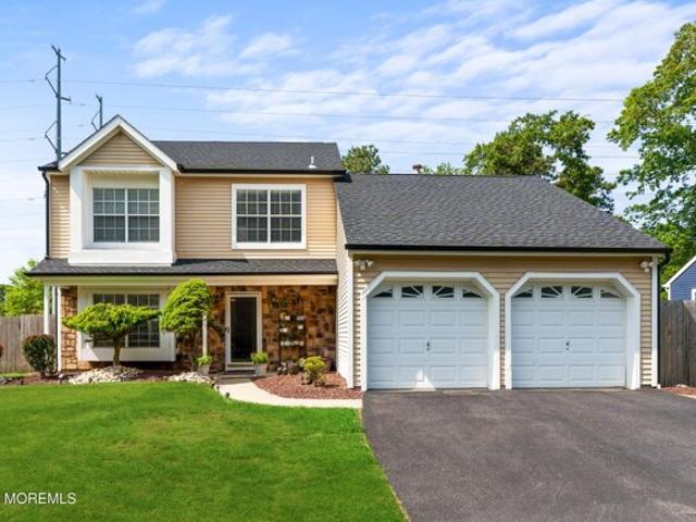 House for sale in Tinton Falls