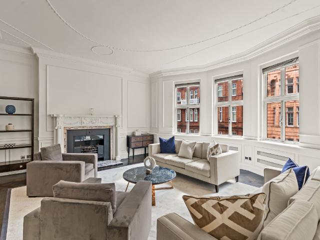 Apartment for rent in Mayfair, Greater London