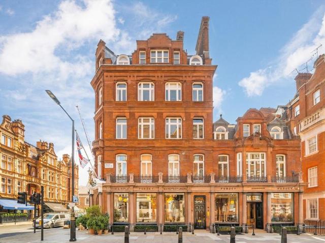 Apartment for rent in Mayfair, Greater London