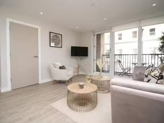Apartment for rent in Cardiff Bay, Falcon Lodge