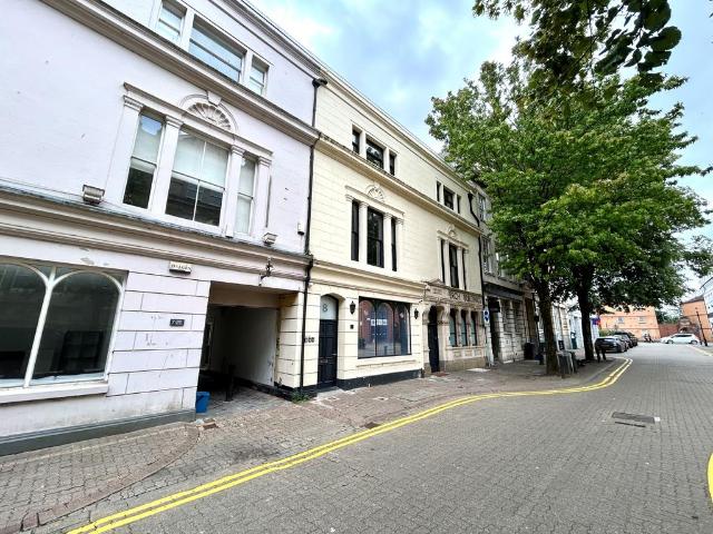 Apartment for rent in Cardiff Bay, Falcon Lodge