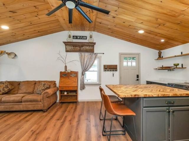 House for sale in Farmington, Strafford County
