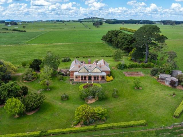 Cottage for sale in Rochford, Shire of Macedon Ranges