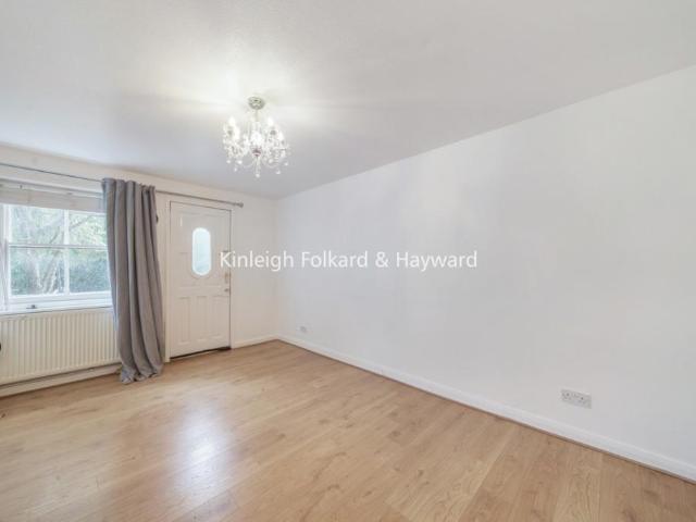 Apartment for rent in Ferme Park, Greater London
