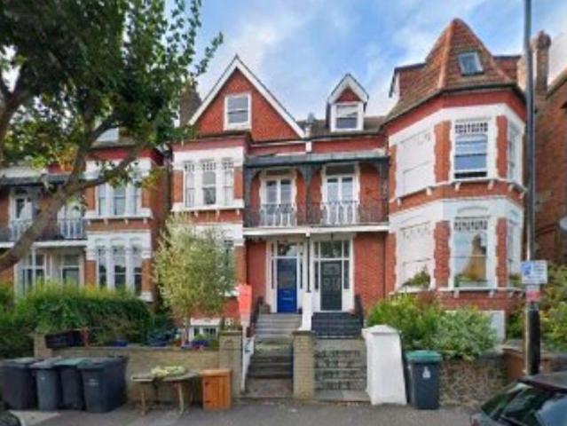 Apartment for rent in Ferme Park, Greater London