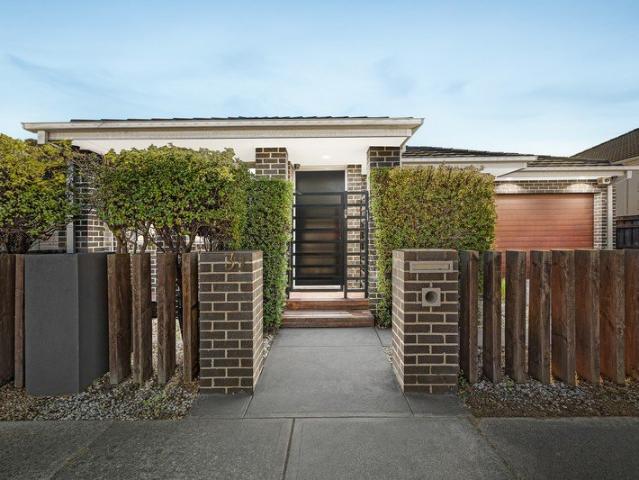 Townhouse for sale in Camerons Creek, Victoria