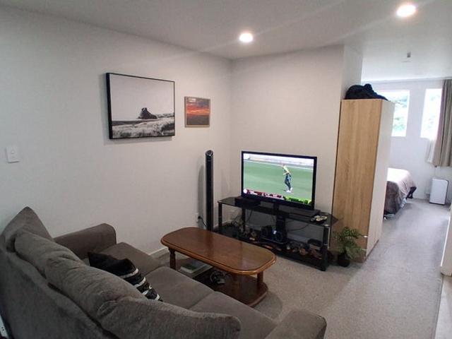 Apartment for rent in Panmure, Maungakiekie-Tāmaki