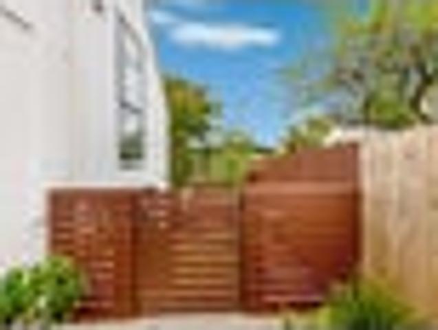 Townhouse for rent in Mount Wellington