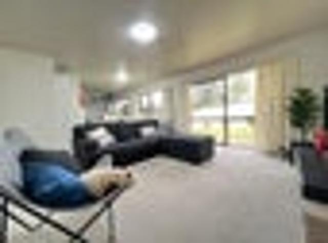 Apartment for rent in Panmure, Oroua County