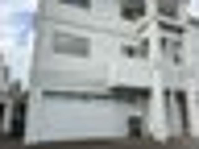 Townhouse for rent in Mount Wellington