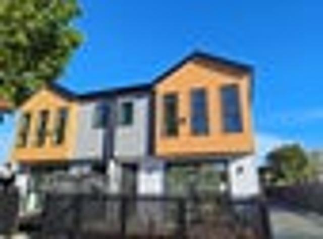 Townhouse for rent in Point England, Oroua County