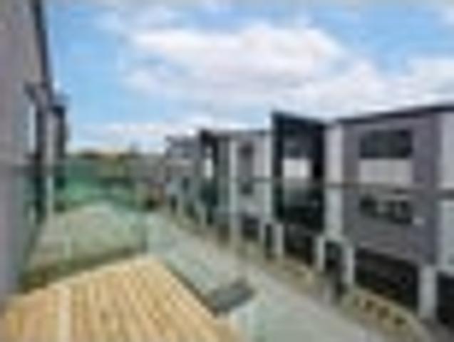 Townhouse for rent in Mount Wellington, Oroua County