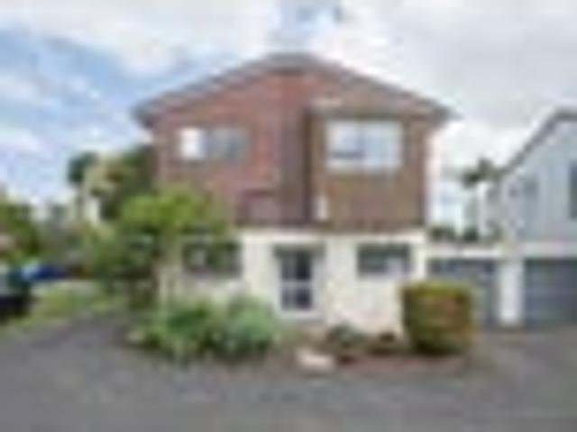 Townhouse for rent in Hillersden