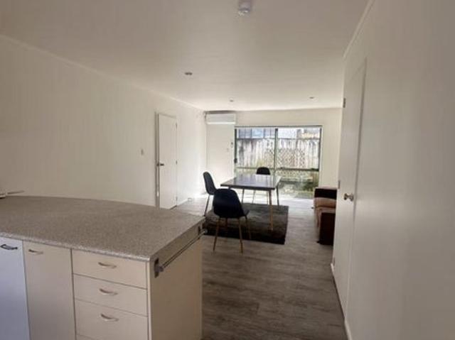 Apartment for rent in Mount Wellington, Oroua County