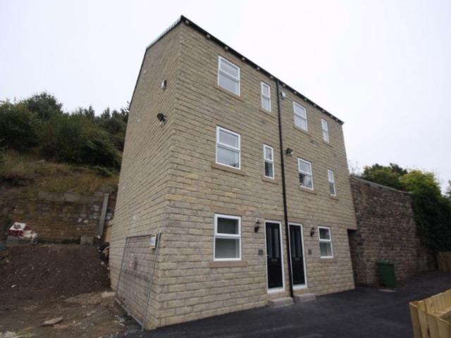 House for rent in Huddersfield, West Yorkshire