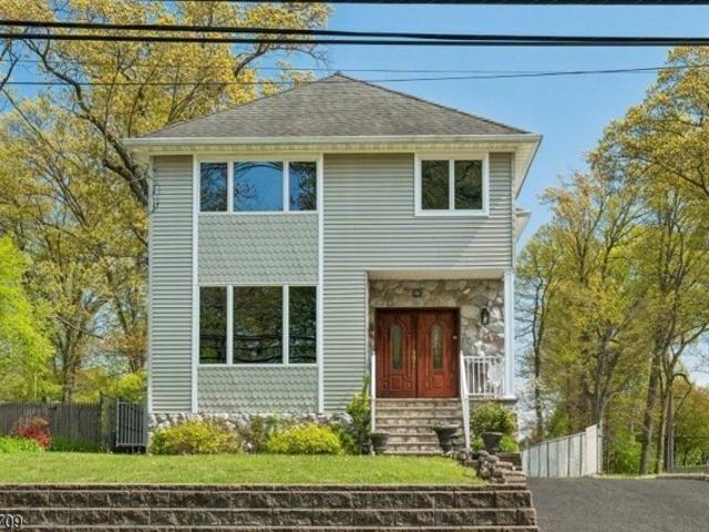 House for sale in Springfield, New Jersey