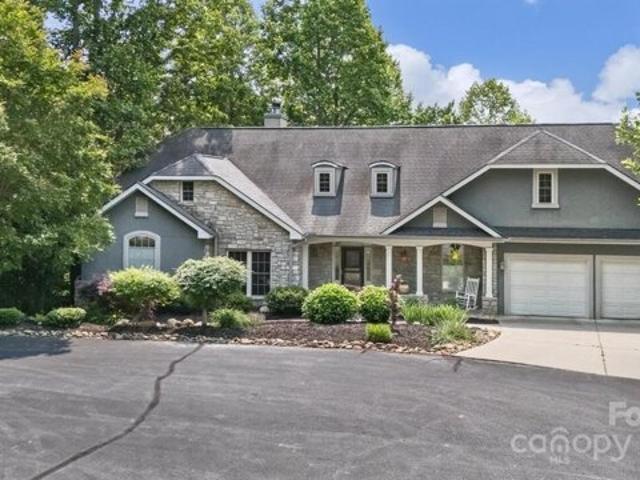 House for sale in Hendersonville