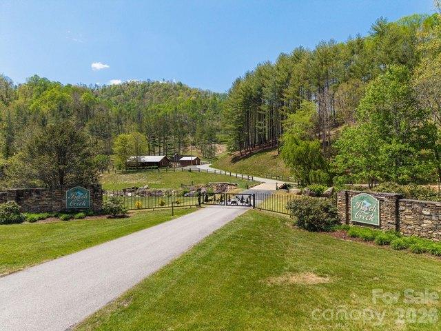 Land for sale in Bakersville, North Carolina