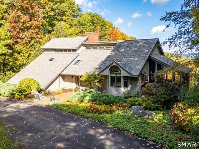 House for sale in North Granby, Granby