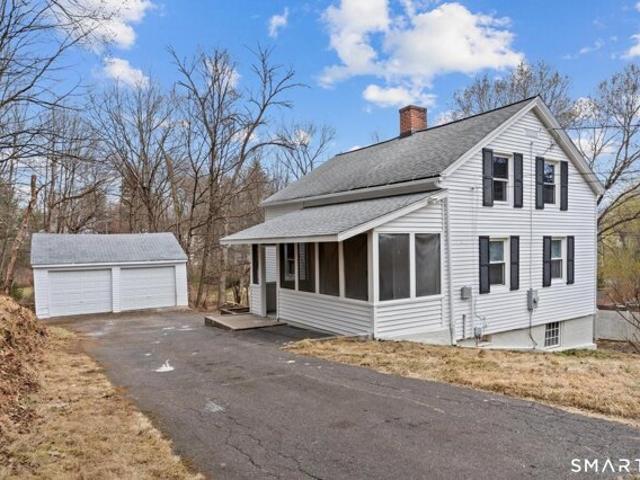 House for sale in Simsbury, Connecticut