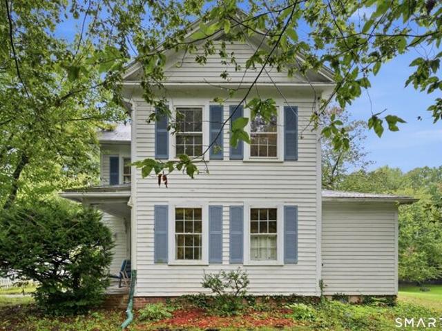 House for sale in West Suffield, Suffield