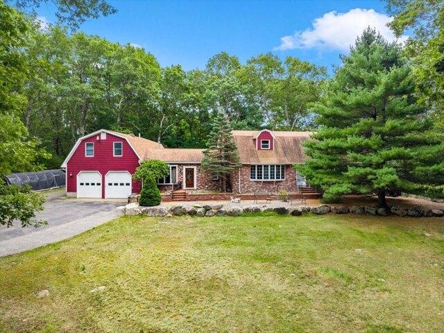 House for sale in Sharon, Norfolk County