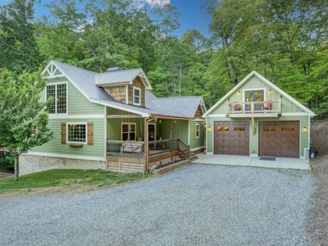 House for sale in Blue Ridge