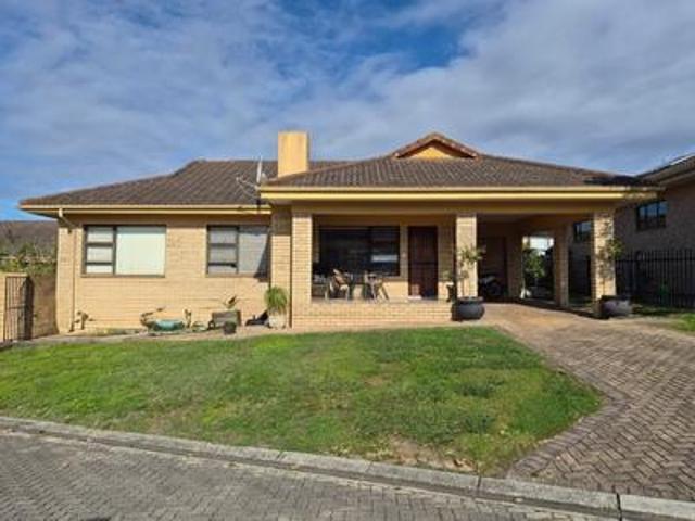 Townhouse for sale in Groot Brak Rivier, Western Cape