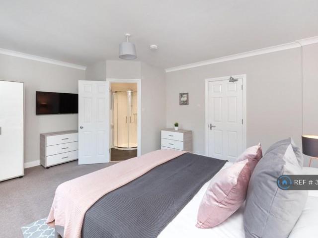 House for rent in London Borough of Merton, Greater London