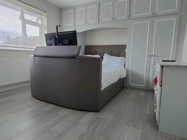 Room for rent in Thamesmead, Greater London