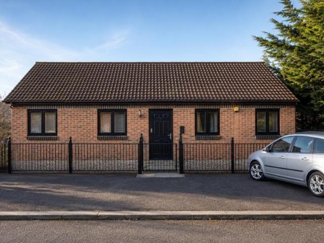 Apartment for rent in Swanscombe and Greenhithe, Monks Orchard
