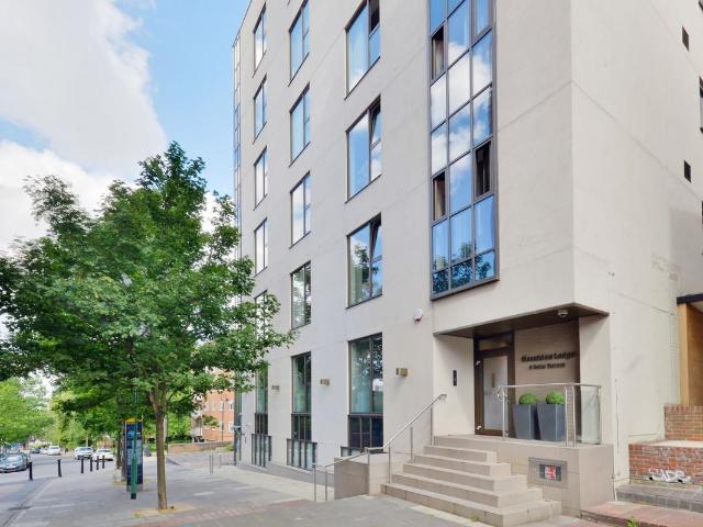 House for rent in Belsize Park, Greater London