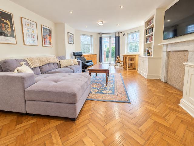 Apartment for rent in Ferme Park, Greater London