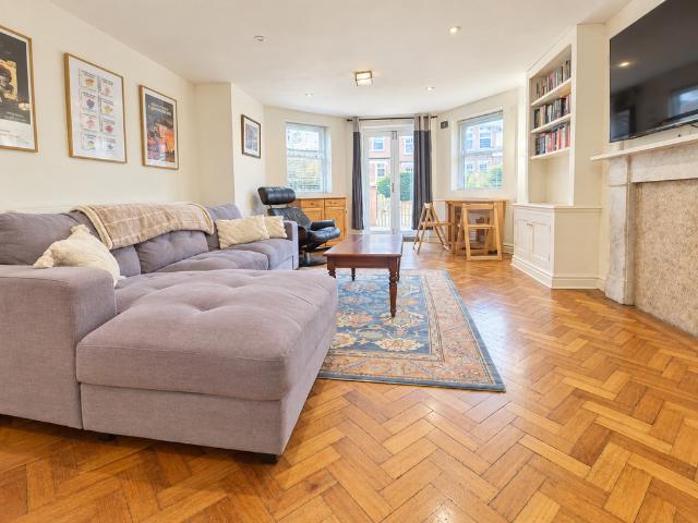 Apartment for rent in Ferme Park, Greater London