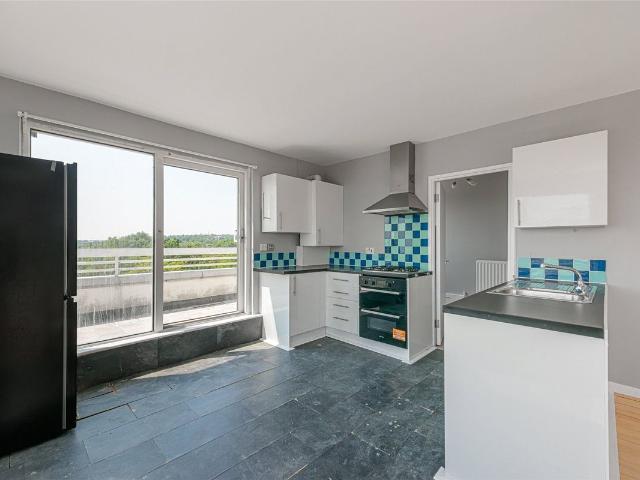 Apartment for rent in Scotstounhill, Scotstoun