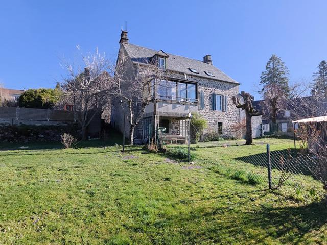 Maison vente à Mauriac, Moussages