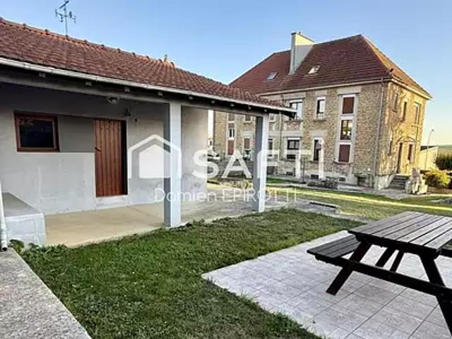Maison vente à Quartier St-Laurent du Jura, Mouzon