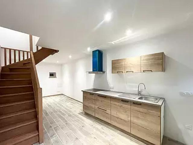 Maison location à Quartier St-Laurent du Jura, Mouzon