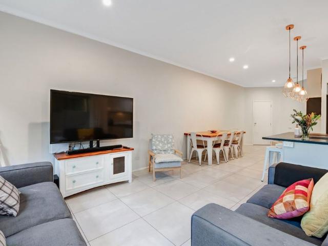 Townhouse for rent in Whangaparaoa