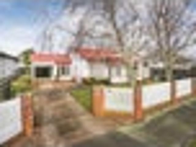 House for sale in Takaro