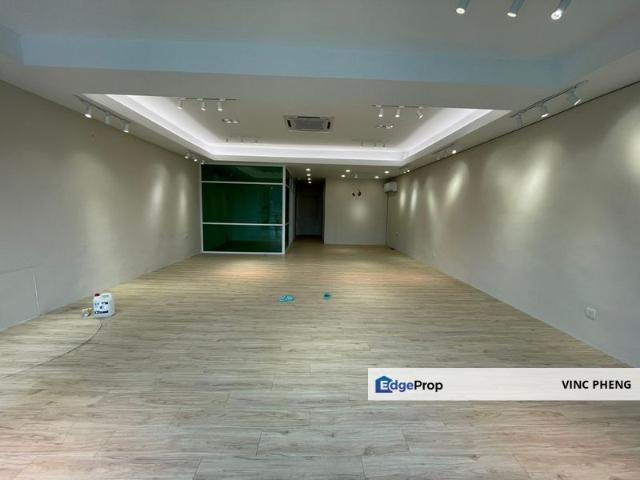 Shop for rent in Malaka