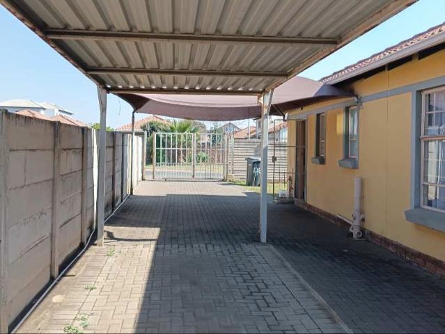 House for rent in Waterkloof, Gauteng