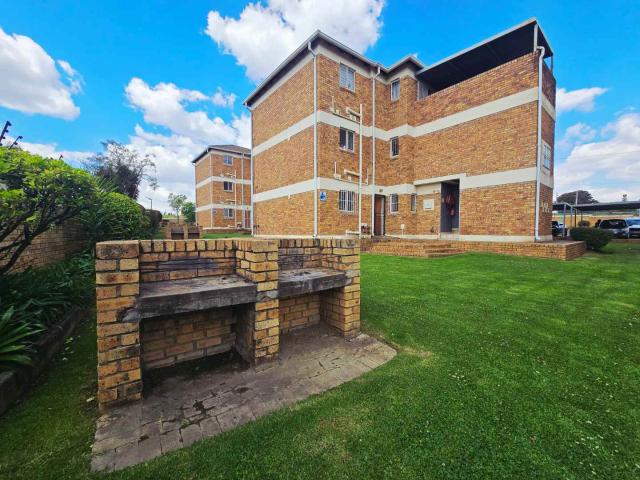 Apartment for rent in Strubensvallei, Roodepoort