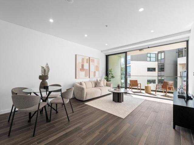 Apartment for sale in Lower North Shore, Sydney