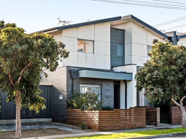 Townhouse for sale in Camerons Creek, Victoria