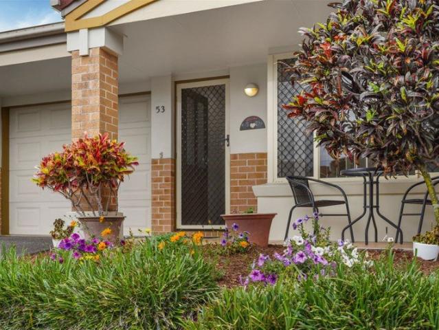 Villa for sale in Suncrest Gardens, City of Brisbane