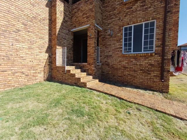 Apartment for rent in Vosloorus, Gauteng